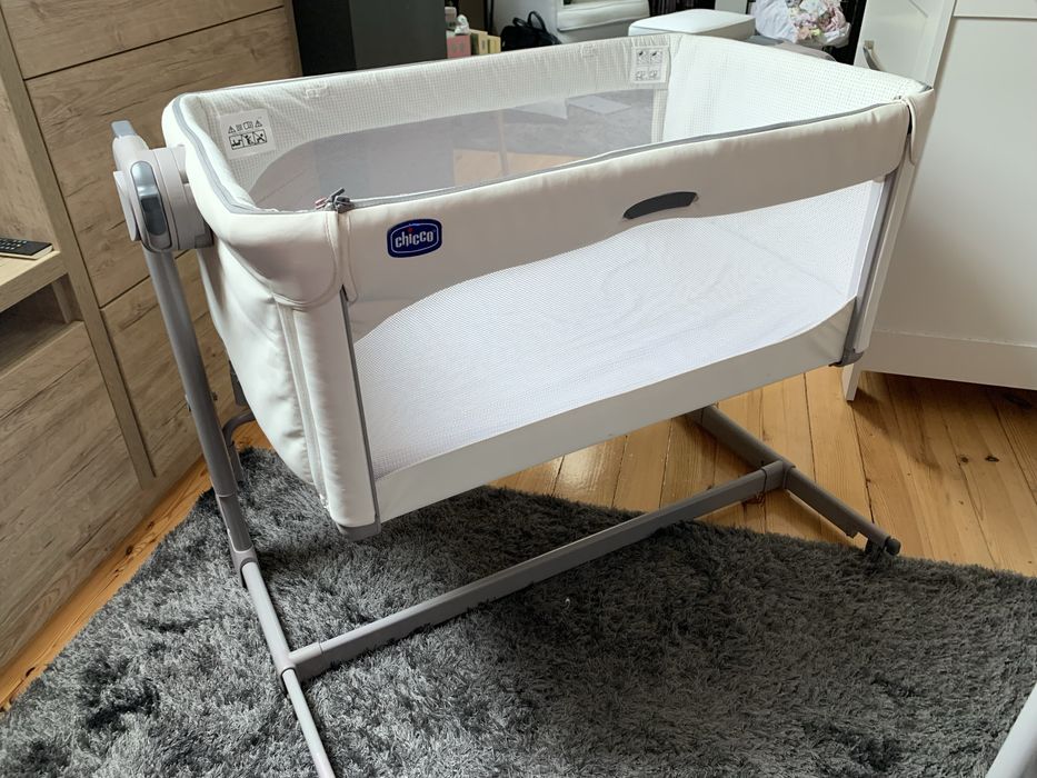 Lóżeczko dostawne z opcją bujania next2 me chicco