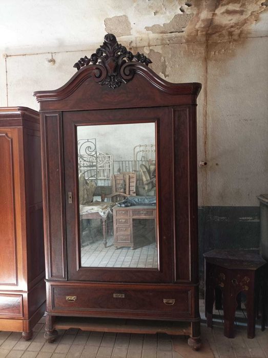 Cómoda Madeira Cerejeira Americana inicio Sec XX