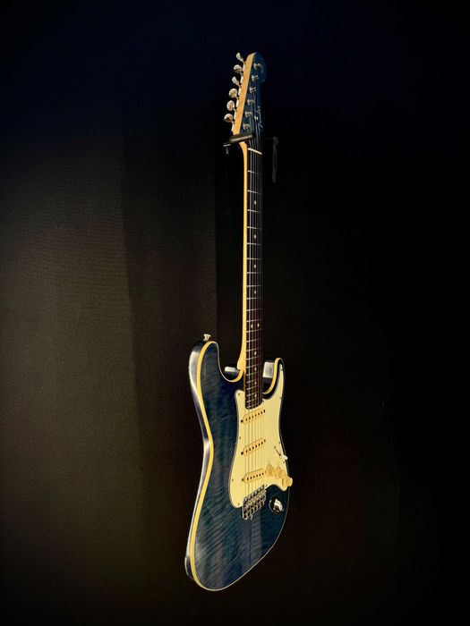 Fender Aerodyne Stratocaster (2004–2005), Japan, Transparent Blue
