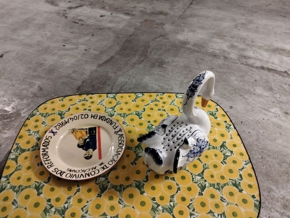 Peças em Porcelana e Barro