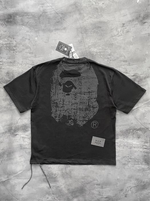 Футболки Mastermind x Bape чорного кольору оверсайз.