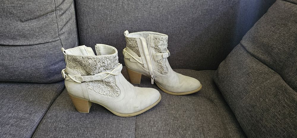 Buty w rozmiarze 38