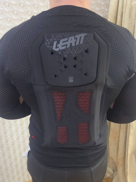 Защитный желет Leatt Body Protector ReaFlex Stealt