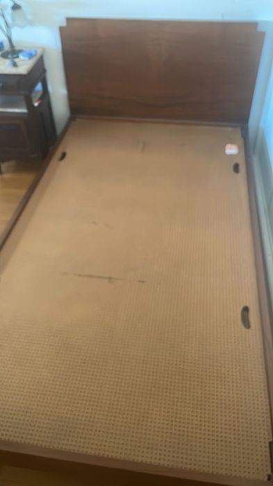 Cama de solteiro em madeira 210 x 120