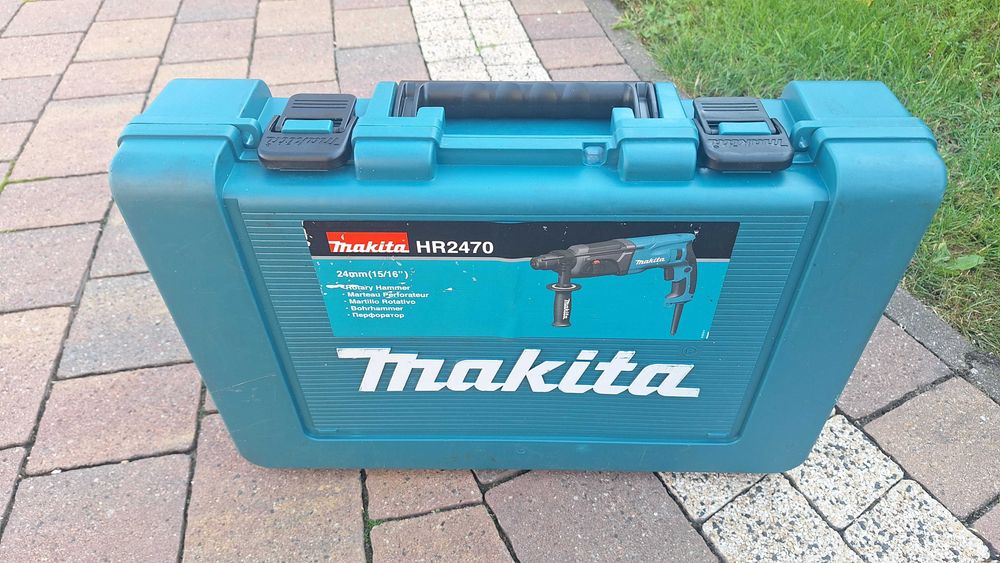 Młotowiertarka Makita HR2470, 780W 2,7J + wiertła 2024r