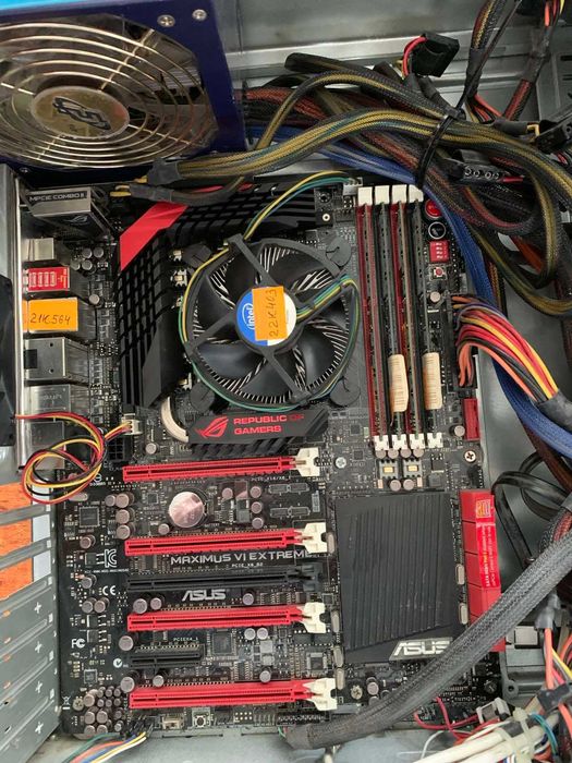 Ігровий компьютер на базі Asus Maximus VI Extreme (s1150, Intel Z87, 5x PCI-Ex16)+процесор I7-4771 (4/8)+16Gb ОЗП+відеокарта GeForce8600GT