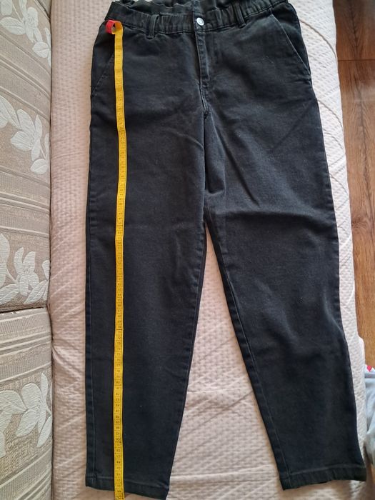 Czarne spodnie jeansowe