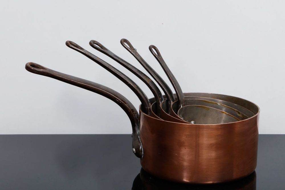 Caixa antiga em metal para documentos