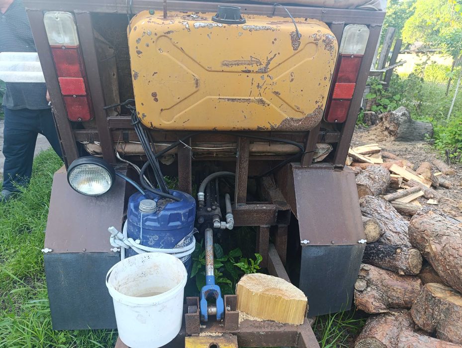 Трактор самоклеп