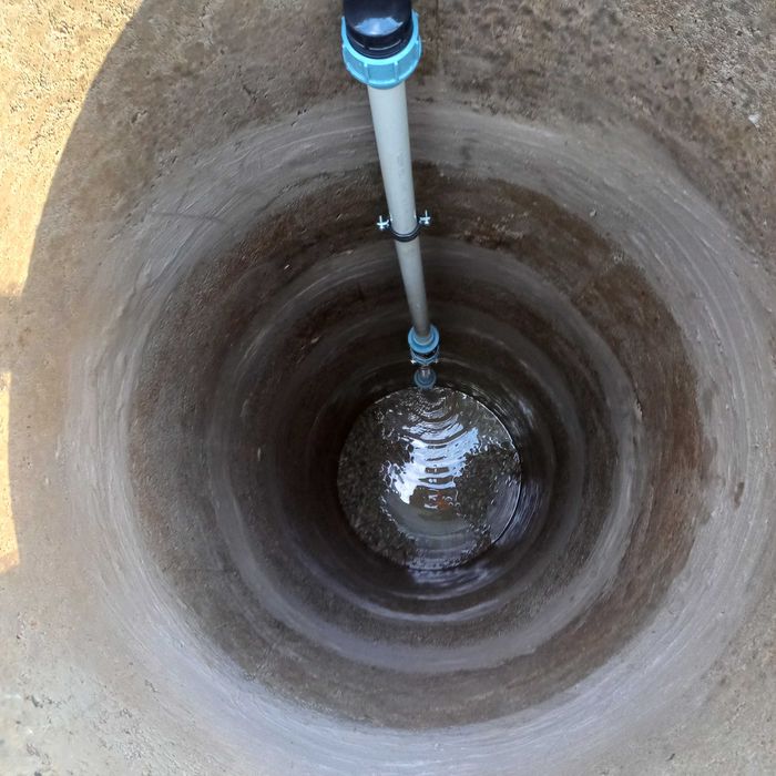 Czyszczenie Studni.Montaż pomp i koszy.Montaż filtrów.