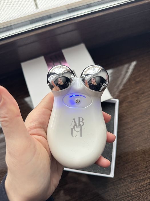 Мікрострумовий апарат для обличчя,шиї,для ліфтингу,моделювання обличчя