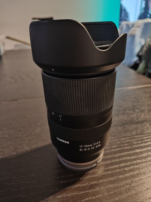 Vendo Tamron 17-70mm f/2.8 (Sony E)