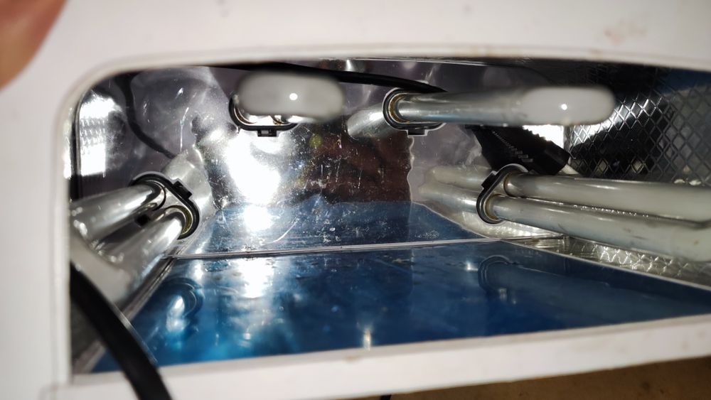 Лампа UV для ногтей