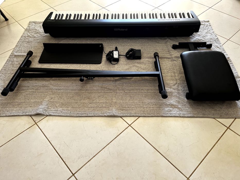 Roland FP-30X Preto | Como Novo | Suporte + Banco Incluídos