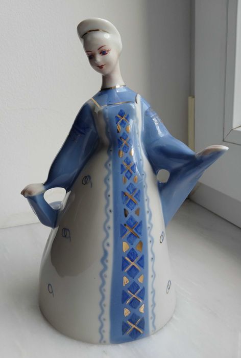 Статуэтка Лебёдушка.Фарфор Коростень