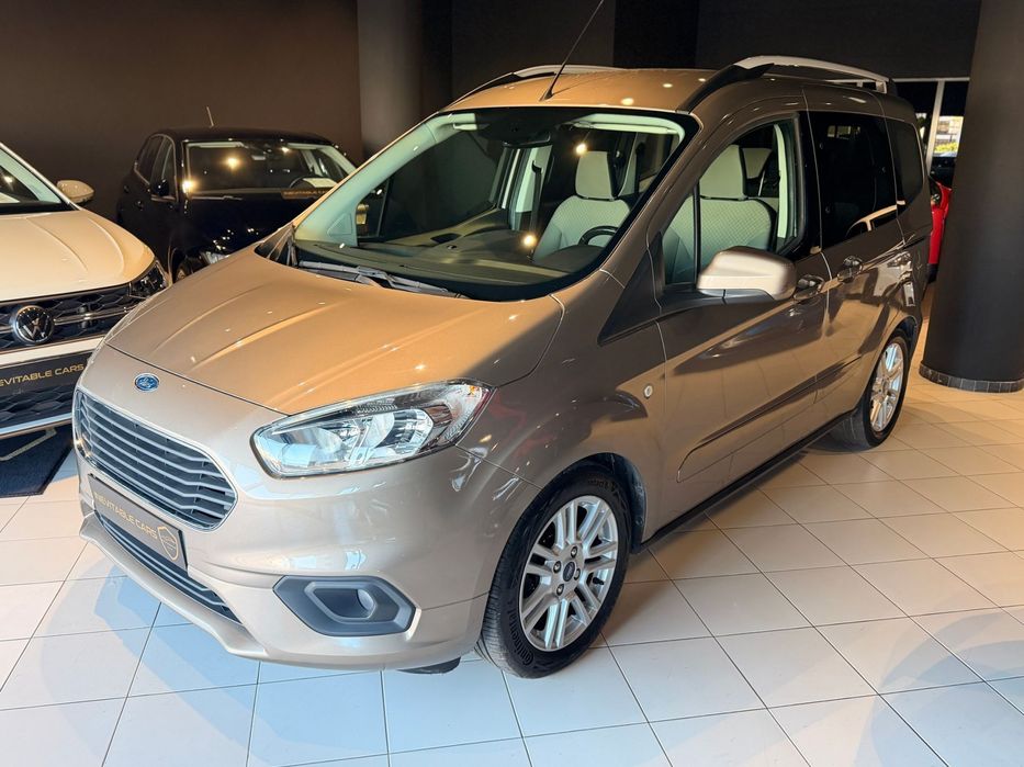 Ford Tourneo Courier 1.0 EcoBoost Titanium