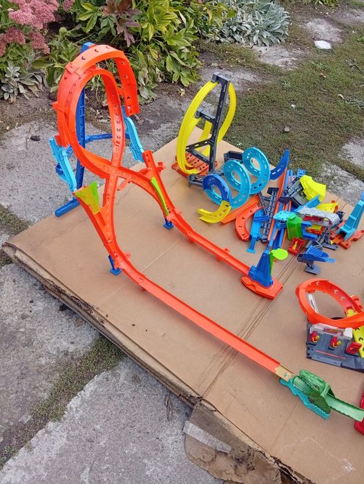 Треки hot wheels бажано все комплектом