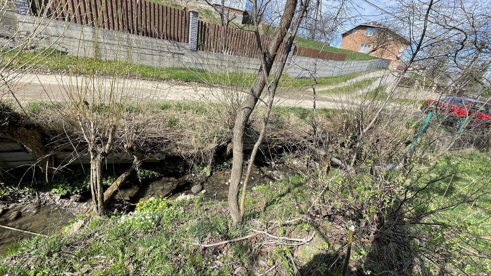 Продається цегляний будинок з комунікаціями