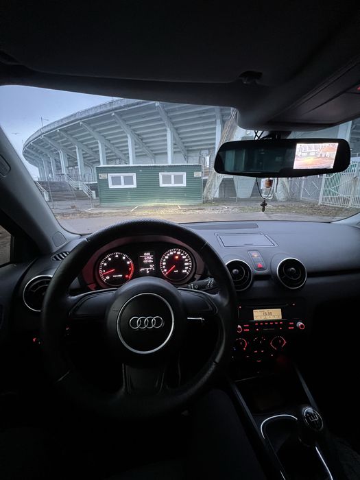 Audi A1 2011 купе 1.2 турбо авто ауді чорна ідеальний стан