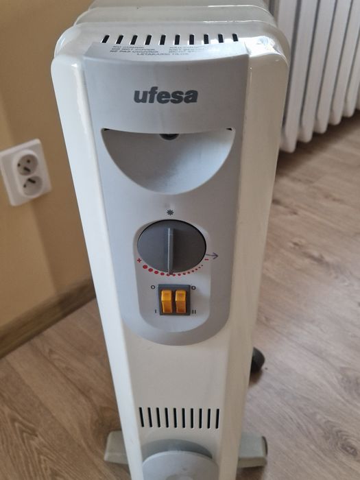 Grzejnik elektryczny mało używany. Oferta ważna .