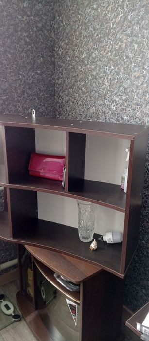 Поличка навісна стінова