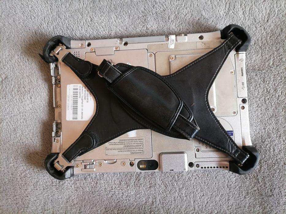 Pancerny tablet panasonic FZ-G1
i5 5 GEN 256GB SSD 
LTE UCHWYT +RYSIK