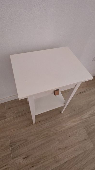 Mesas de Cabeceira Hemnes