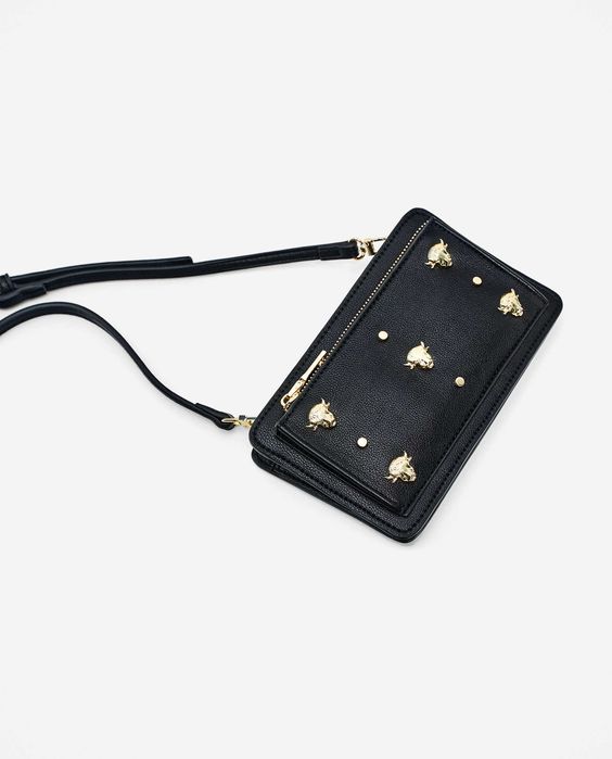 Mała czarna elegancka torebka kopertówka Zara złote elementy