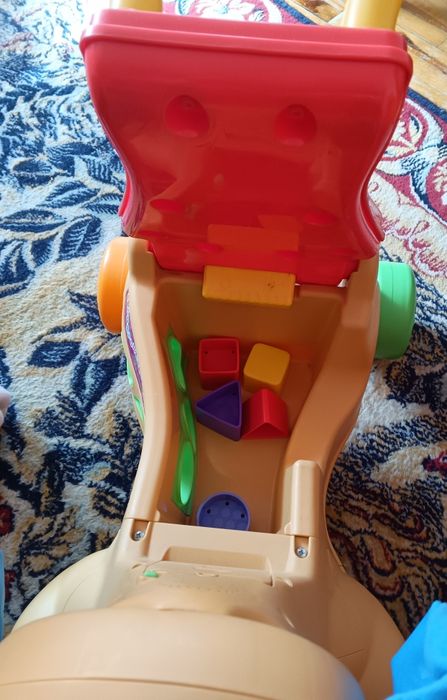Fisher Price Jeździk pchacz