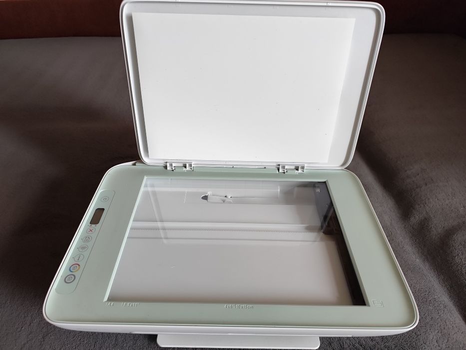 Принтер HP DeskJet 2722.