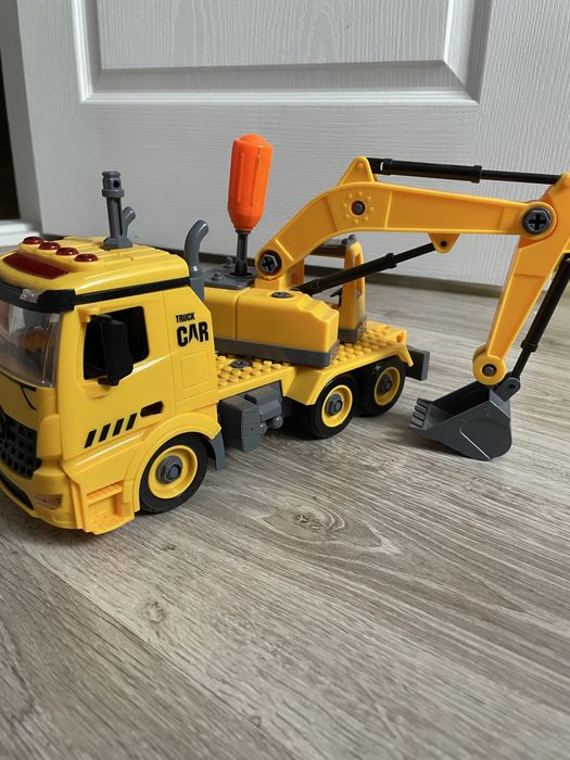 Машинка - конструктор будівельний