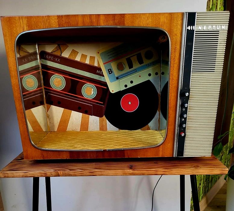 Telewizor PRL. Unimor . Neptun.  Barek retro loft. Prezent