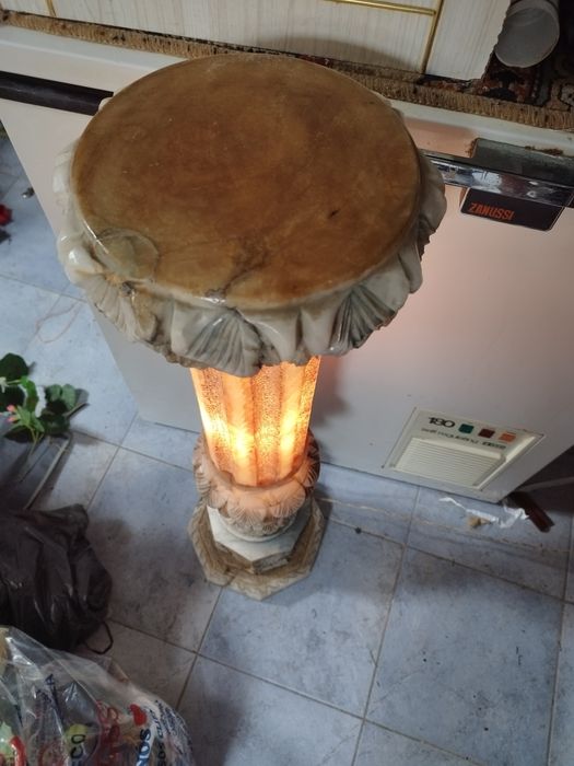 Candeeiro em pedra eletreficado