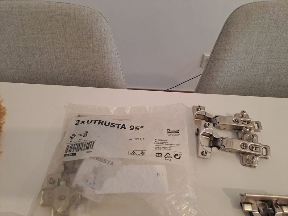Dobradiças 95⁰ novas IKEA