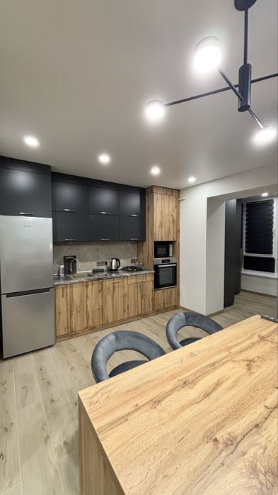 Подобово. Центр. ЖК Домбровський.