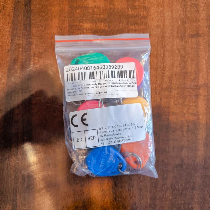 НОВЫЕ Ключи Бесконтактного доступа RFID EM4100 TK4100 с кодом 125 KHz