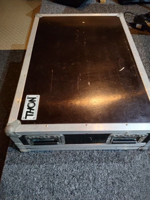 YAMAHA MG24/14 FX mikser