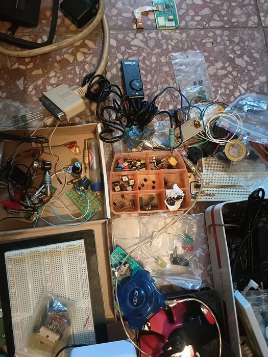Elektronika mix  a