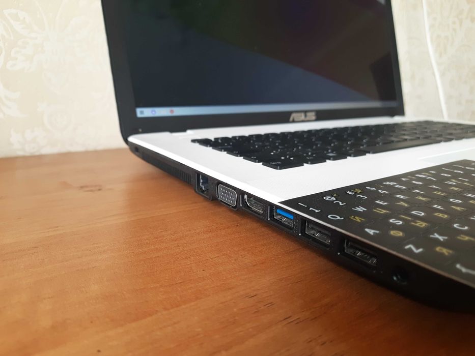 тонкий большой 17" ноутбук, ssd