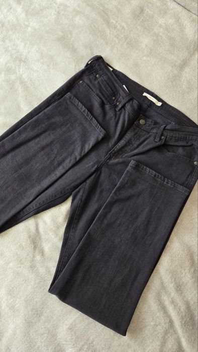 Джинси Levi Strauss & Co. (Levi's). В стані нових , р. 33/30