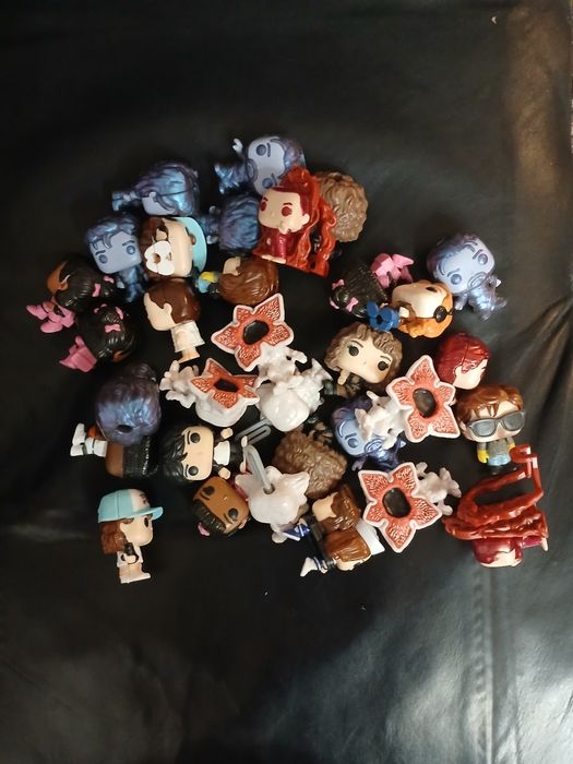 Figurki Stranger Things Kinder Joy