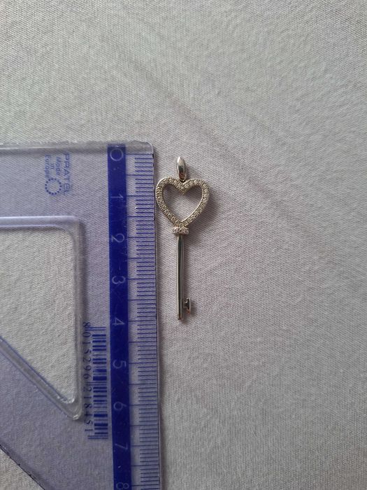 Srebrna zawieszka kluczyk