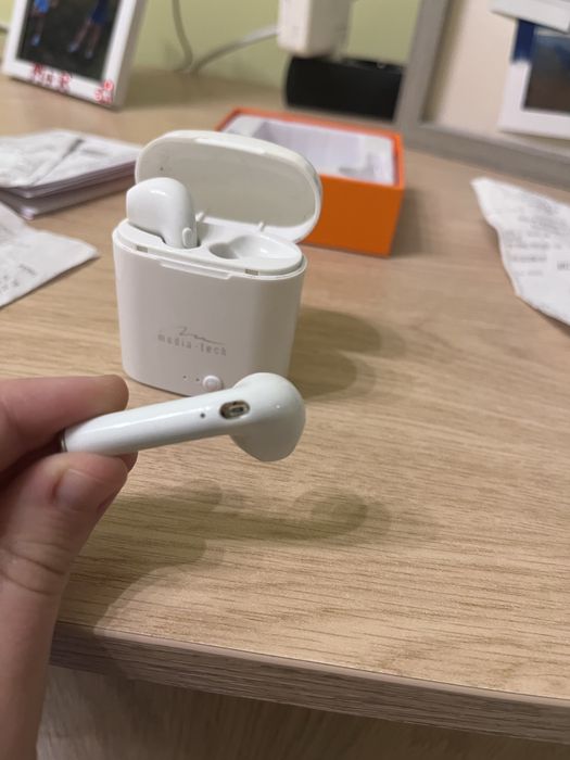 sluchawki douszne bluetooth + KOD DO SPOTIFY 3 miesiące za DARMO