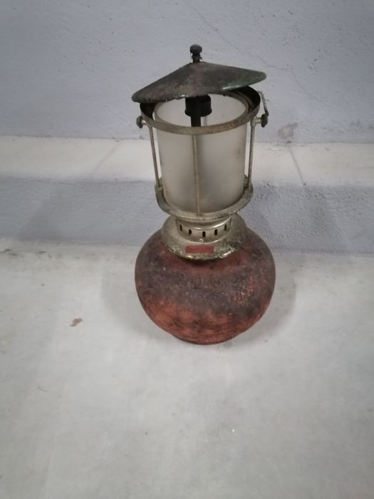 Candeeiro Antigo a Gás para Campismo