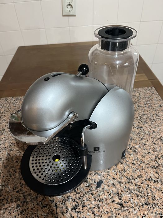 Nespresso Krups XN4050 – ótimo estado com 4 cápsulas incluídas