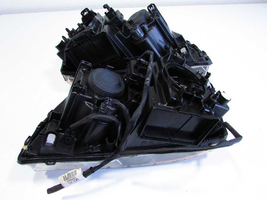 Lampa lampy przednia przód volvo xc90