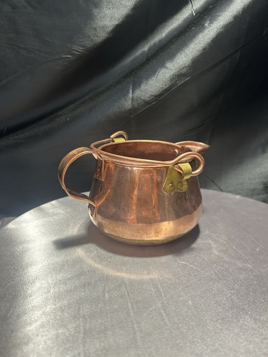 Miedziany dzwonek dekoracyjny z dzióbkiem i uchwytami styl rustykalny