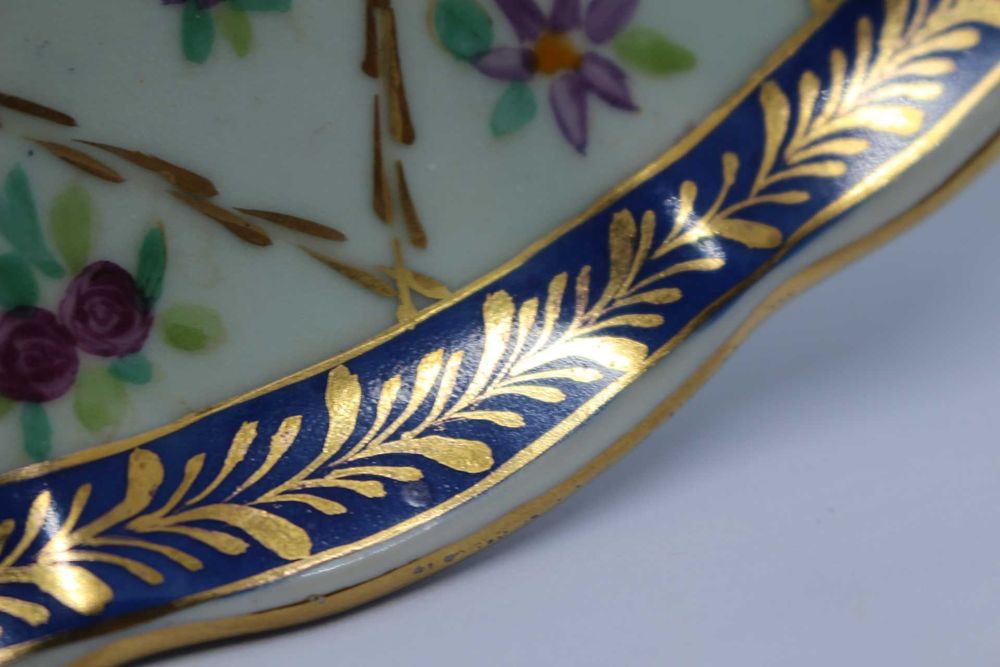 Prato c pé porcelana chinesa Companhia Índias decoração floral XX 26c