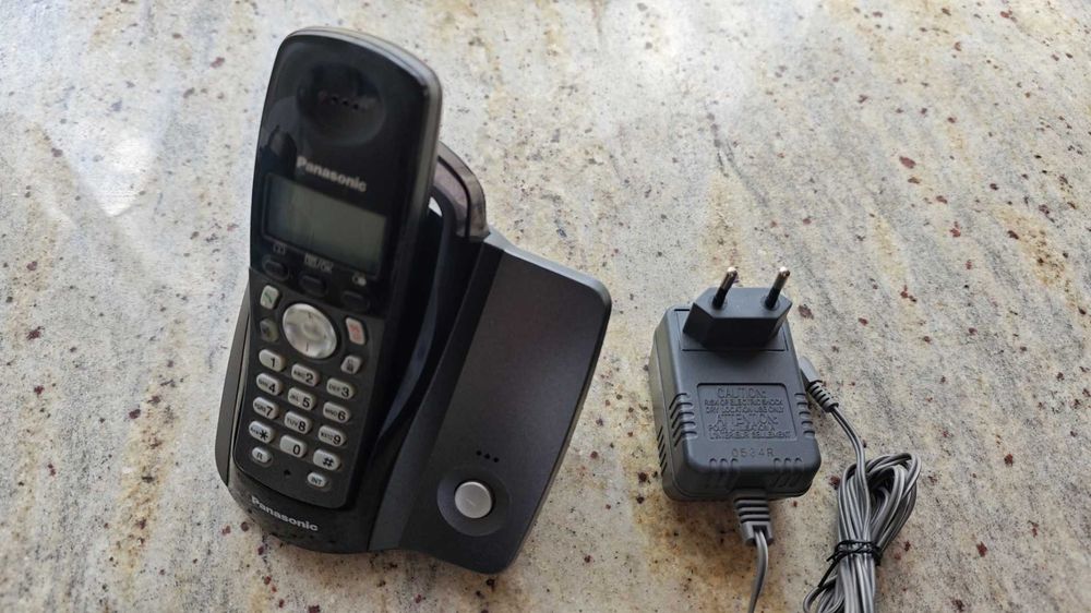 Telefon bezprzewodowy PANASONIC KX-TCD21-OPDT -uszkodzony