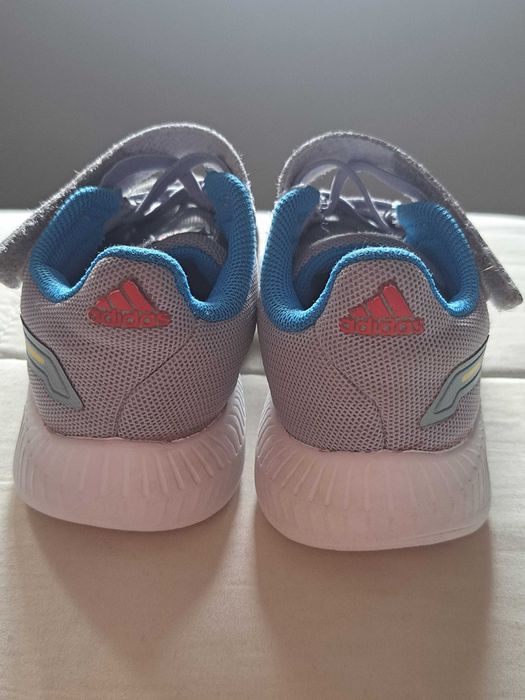Sapatilhas Adidas 23